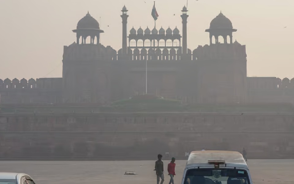 Delhi's air quality deteriorates to 'very poor' on Diwali