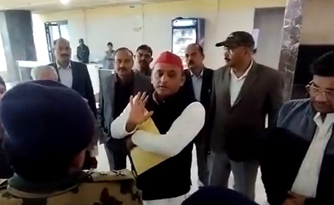 'What if it's poisoned?' says Akhilesh Yadav refusing police station tea