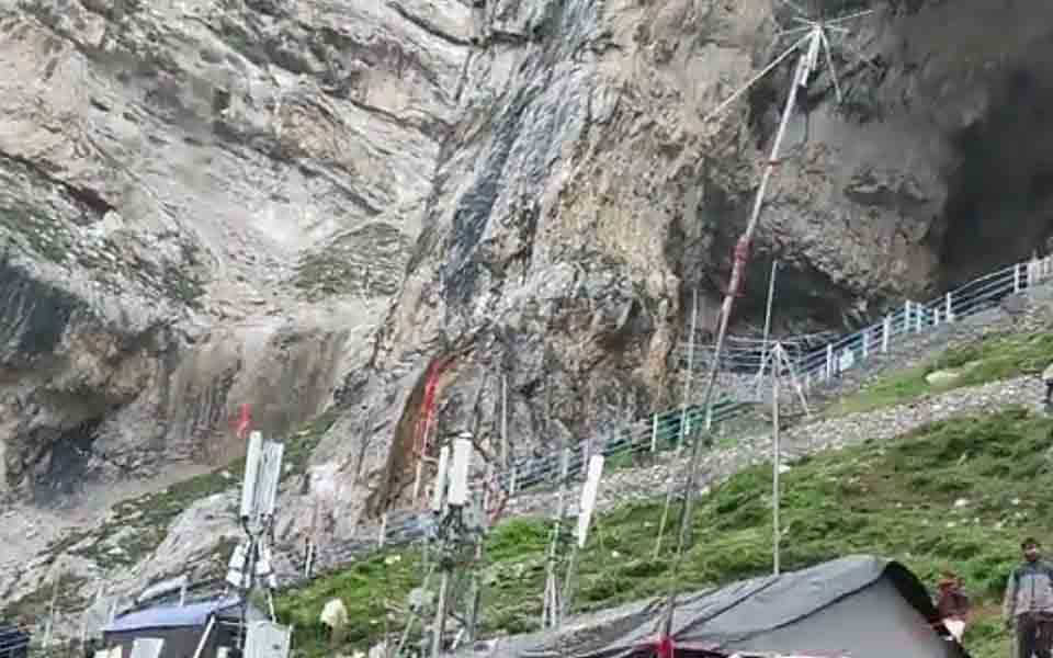 10 killed in cloudburst near Amarnath shrine