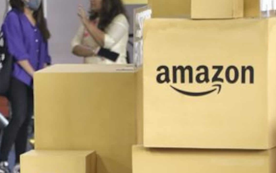 Consumer commission imposes Rs 35,000 fine on Amazon, retailer