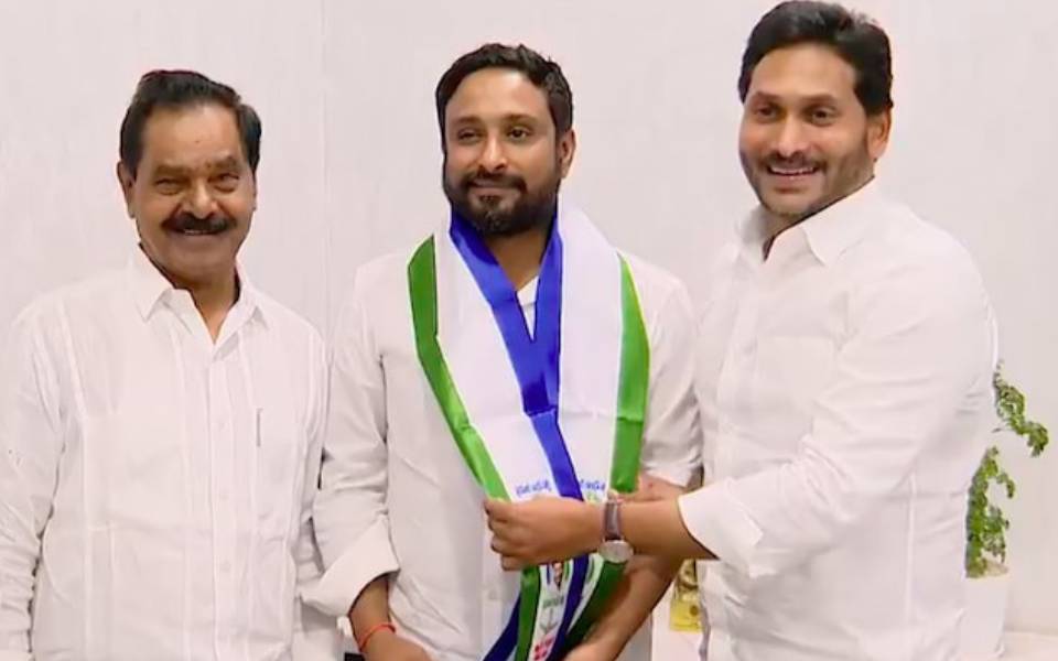 Former India cricketer Ambati Rayudu quits ruling YSRCP in Andhra Pradesh