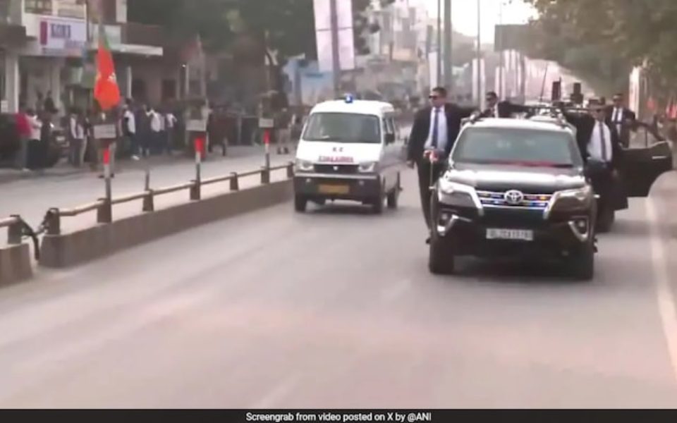 PM Modi's cavalcade makes way for ambulance in Varanasi