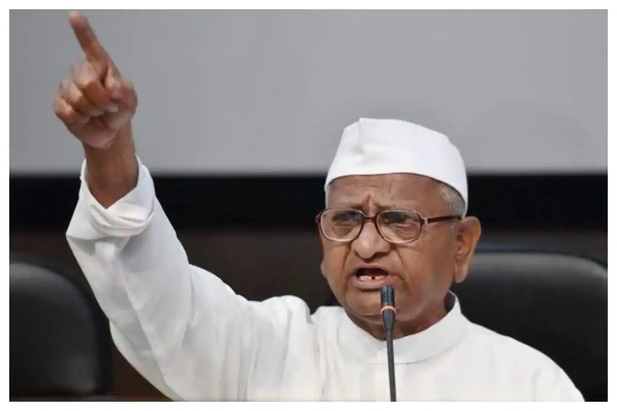 Enact Lokayukta law or step down from power: Anna Hazare tells Maharashtra govt