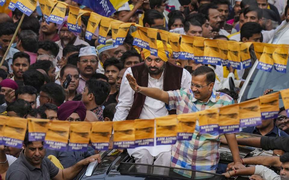 If you choose AAP on May 25, I won't have to go back to jail: CM Kejriwal at roadshow
