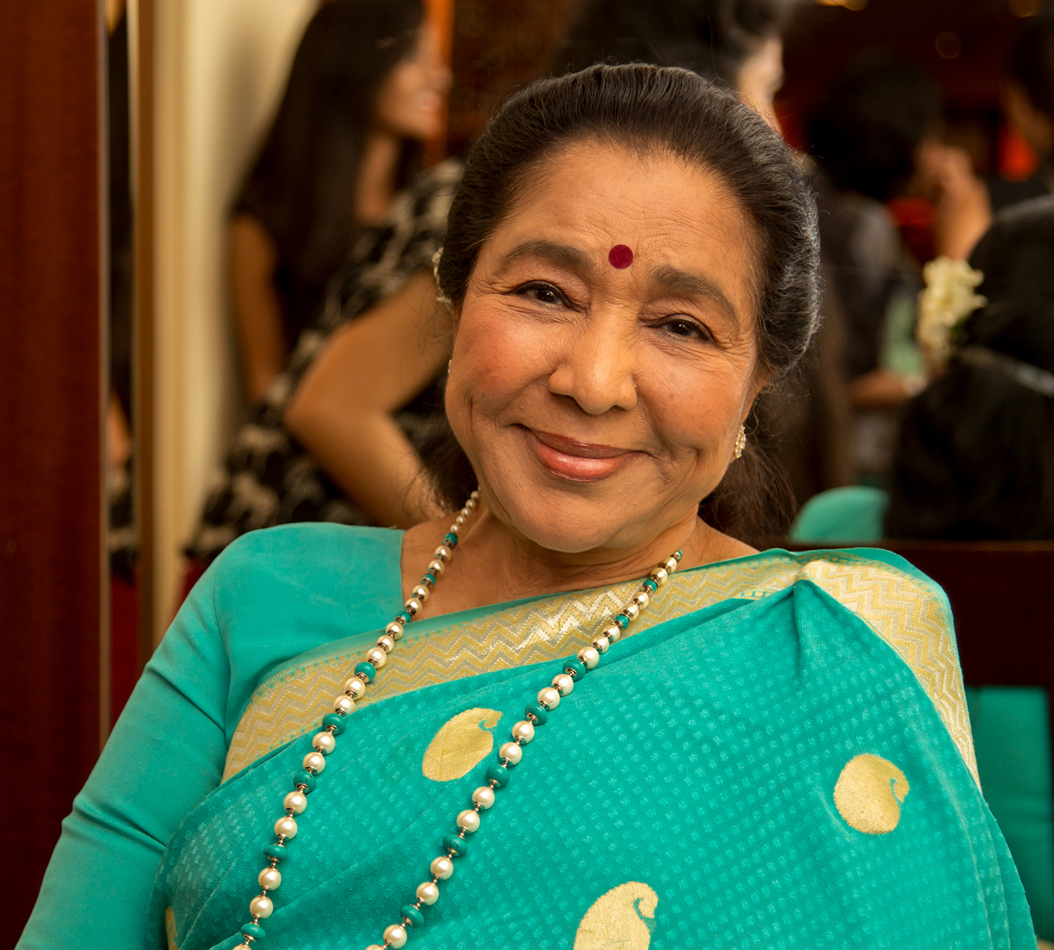 Asha Bhosle hospitalised after cardiac arrest; undergoing treatment in Mumbai