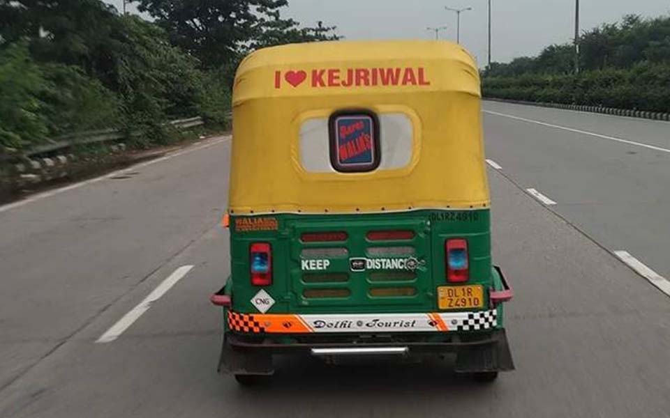 Rs 10k Challan for ‘I Love Kejriwal’ sticker on Auto: HC seeks response from AAP, police, EC