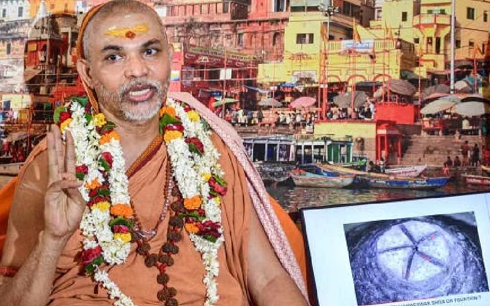 Jyotirmath Shankaracharya slams RSS chief for 'politically convenient' position on restoring temples