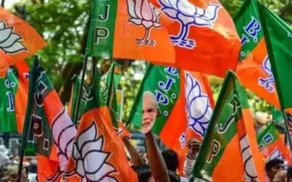 BJP fields Navneet Rana from Amravati Lok Sabha seat in Maharashtra; Govind Karjol from Chitradurga
