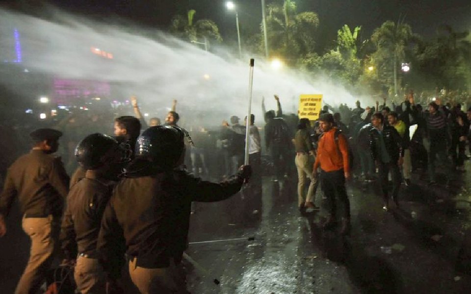 Police use water cannons, mild force to disperse BPSC protesters in Patna