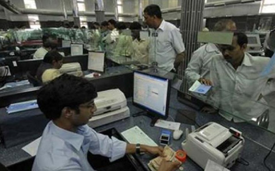 Public sector banks witness decline in staff strength despite branch expansion: Report
