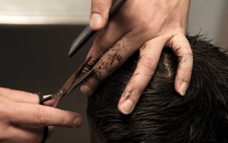 UP: Barber kept in lockup for reaching late at police officer's residence in Budaun