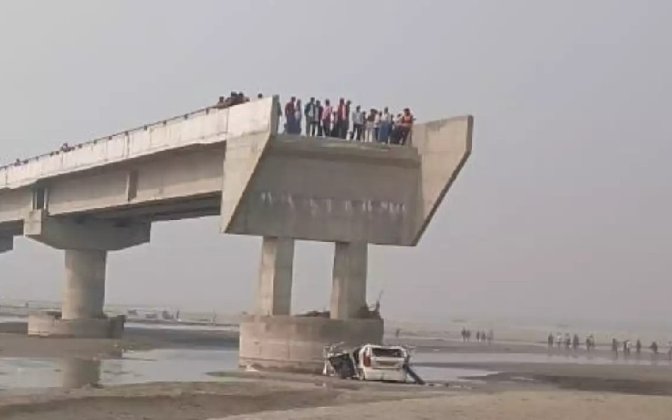 UP: Misled by GPS navigation, car falls into river from partially constructed bridge, 3 dead