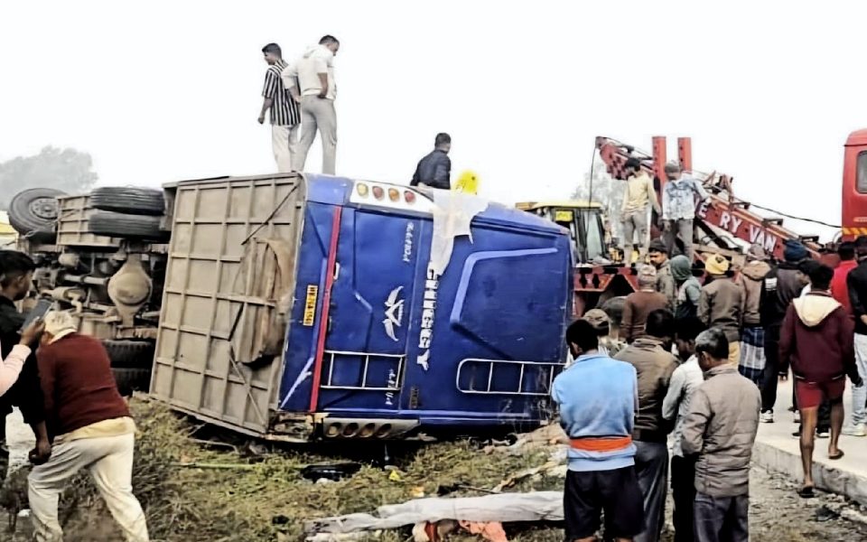 7 killed after bus overturns in Jharkhand's Hazaribag