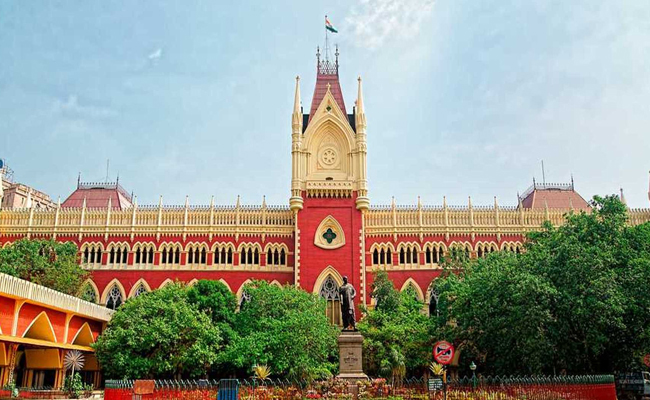 Cal HC urges EC to dispose of TMC complaint over police observer's meeting with BJP nominee