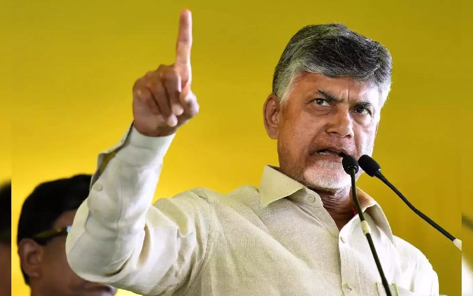 PM, HM dial Chandrababu Naidu after his likely emergence as 'kingmaker'