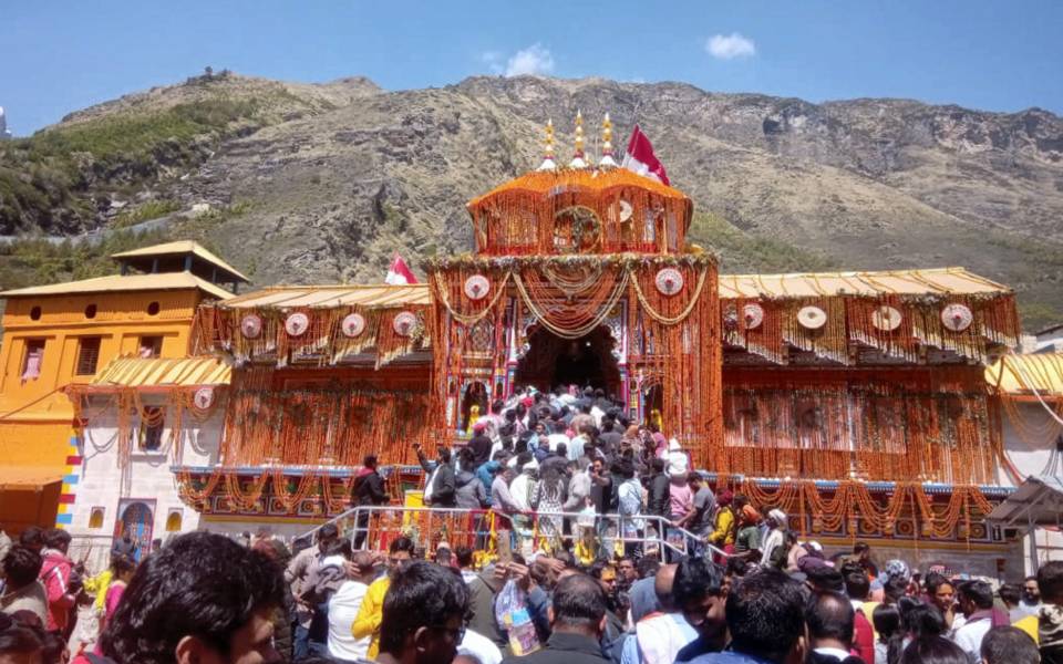Karnataka man on Char Dham Yatra dies on way to Kedarnath