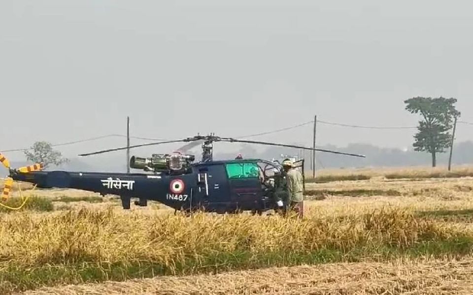 Odisha: Indian Navy helicopter makes emergency landing in paddy field