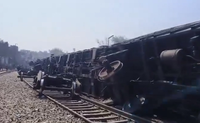 Goods train derails near Delhi's Sarai Rohilla railway station