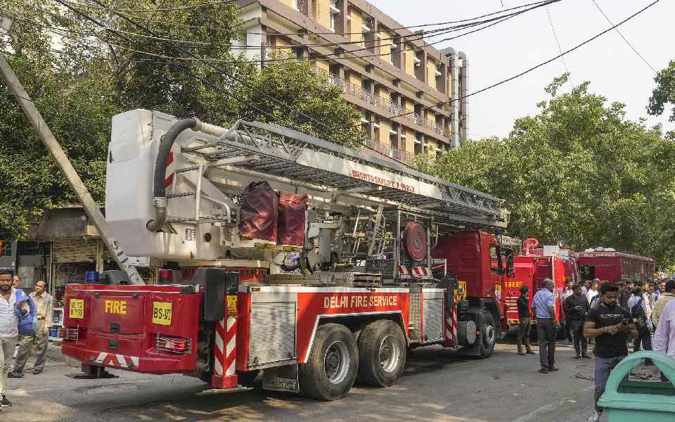 Official dies in fire at Income Tax CR Building in Delhi, 7 rescued