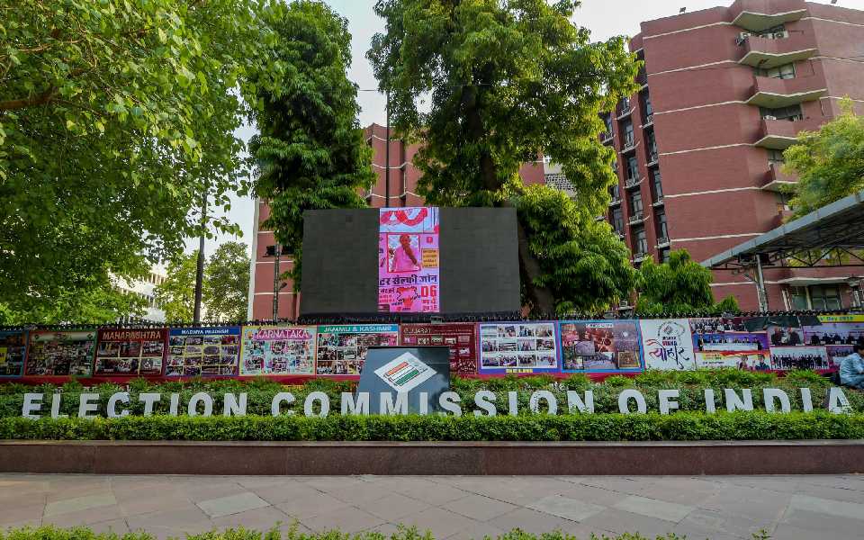 ECI criticizes Rahul Gandhi’s claims on poll body being compromised, calls it ‘absurd’