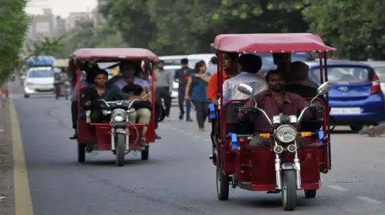 E-rickshaw driver found carrying mother's body in central Delhi: Police