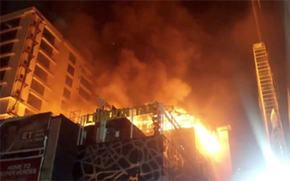 Mumbai rooftop pub fire kills 14