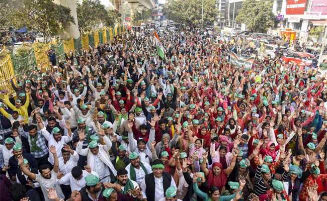 SP govt ordered firing on farmers in Noida, Ghaziabad for Anil Ambani: UP minister