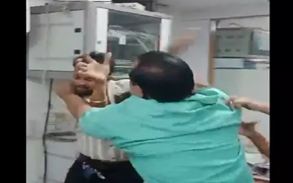 Gujarat: Man manhandles bank manager over tax deduction on FD interest, assaults another person