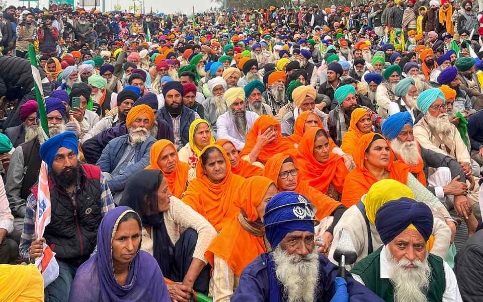 More than 400 farmer outfits to take part in 'Kisan Mahapanchayat' in Delhi on March 14: SKM