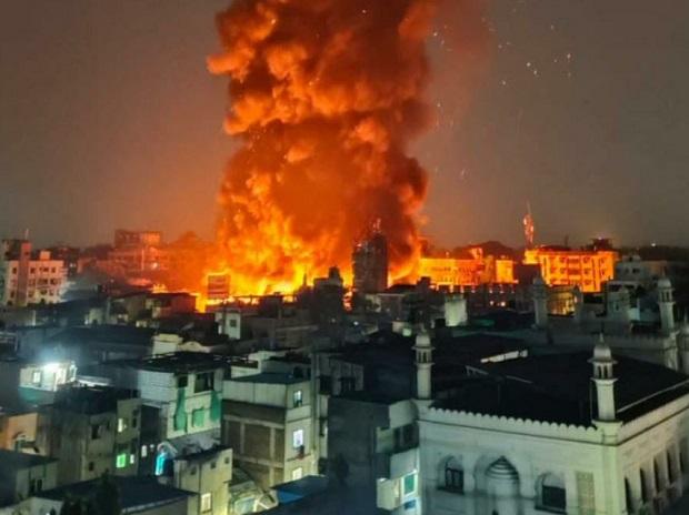 500 shops gutted in fire at Pune's Fashion Street