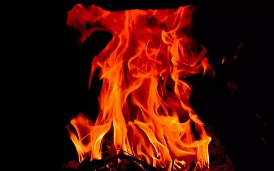 4 abandoned houses gutted in fire in Manipur