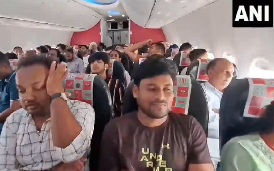 Spicejet passengers claim being made to sit in flight without AC for an hour