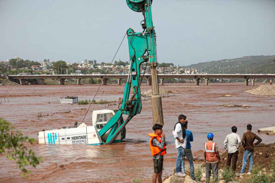 Flash floods, landslides as heavy rains, snowfall lash J-K; Schools shut in several districts