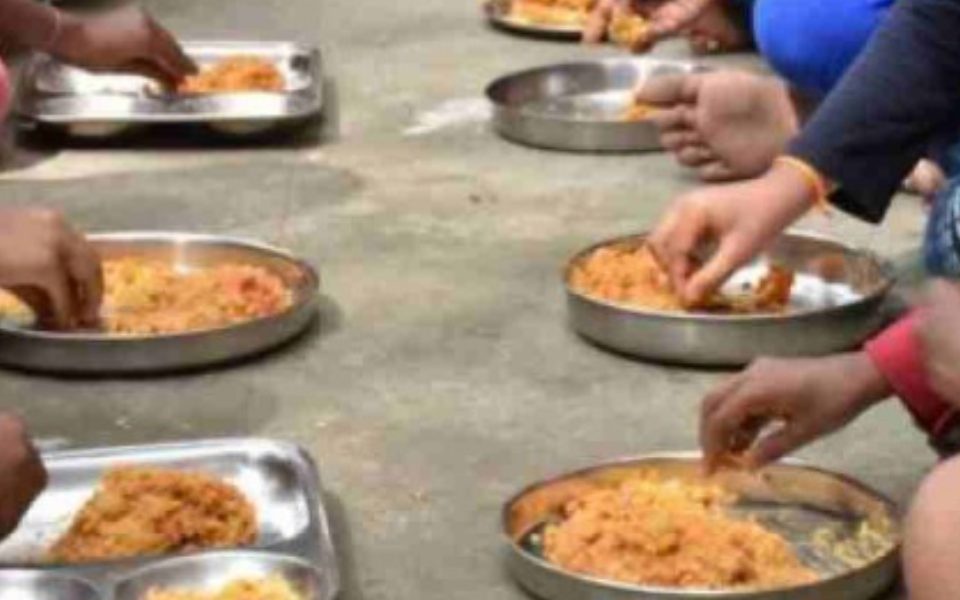 38 children hospitalised after consuming mid-day meal at Thane school