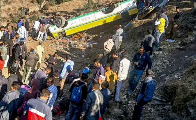 14 killed as bus falls into gorge in Himachal's Sirmaur; PM announces ex-gratia for victims