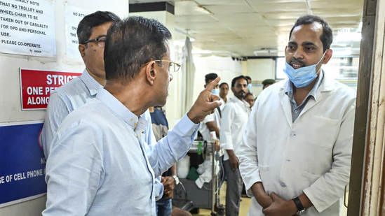 Goa minister apologises as GMCH doctors stage protest; Congress demands his ouster