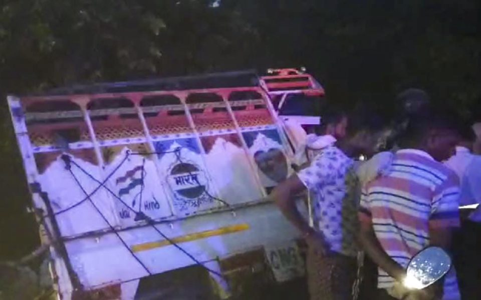 15 killed, 16 injured after bus hits van on Agra-Aligarh National Highway in UP's Hathras