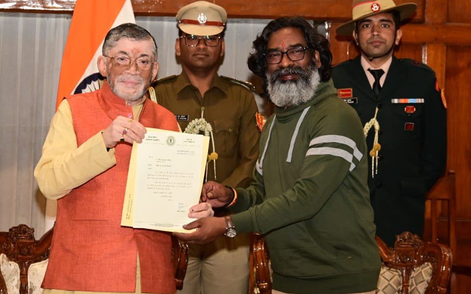 Guv invites Hemant Soren to form govt in Jharkhand, oath on Nov 28