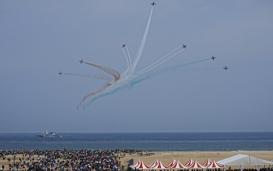 Tragedy strikes IAF Airshow at Chennai's Marina Beach: Four dead, 96 hospitalized