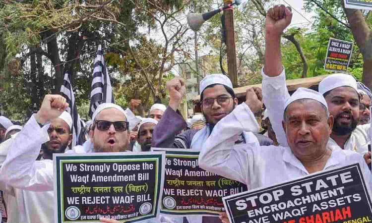 Muslim groups urge Kerala to follow TN, West Bengal in 'rejecting' Waqf Amendment Act