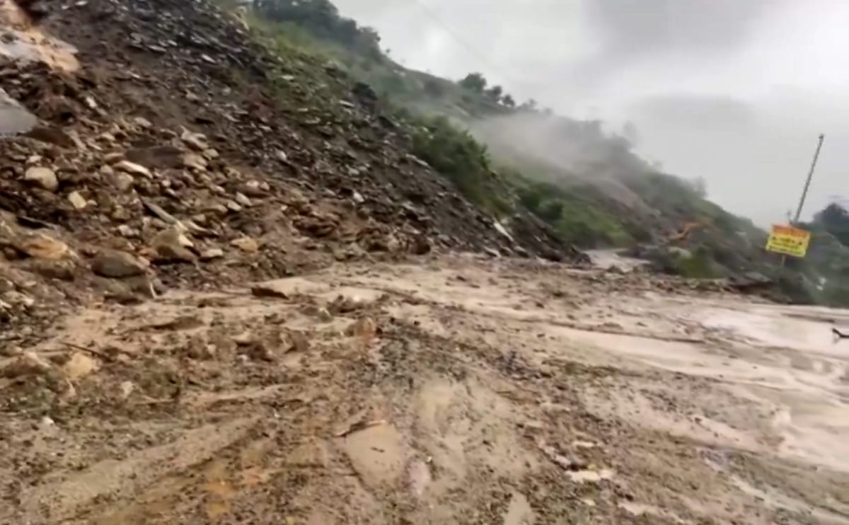 Rain in Himachal: Kinnaur Kailash Yatra suspended, 413 stranded pilgrims rescued; 617 roads cut off