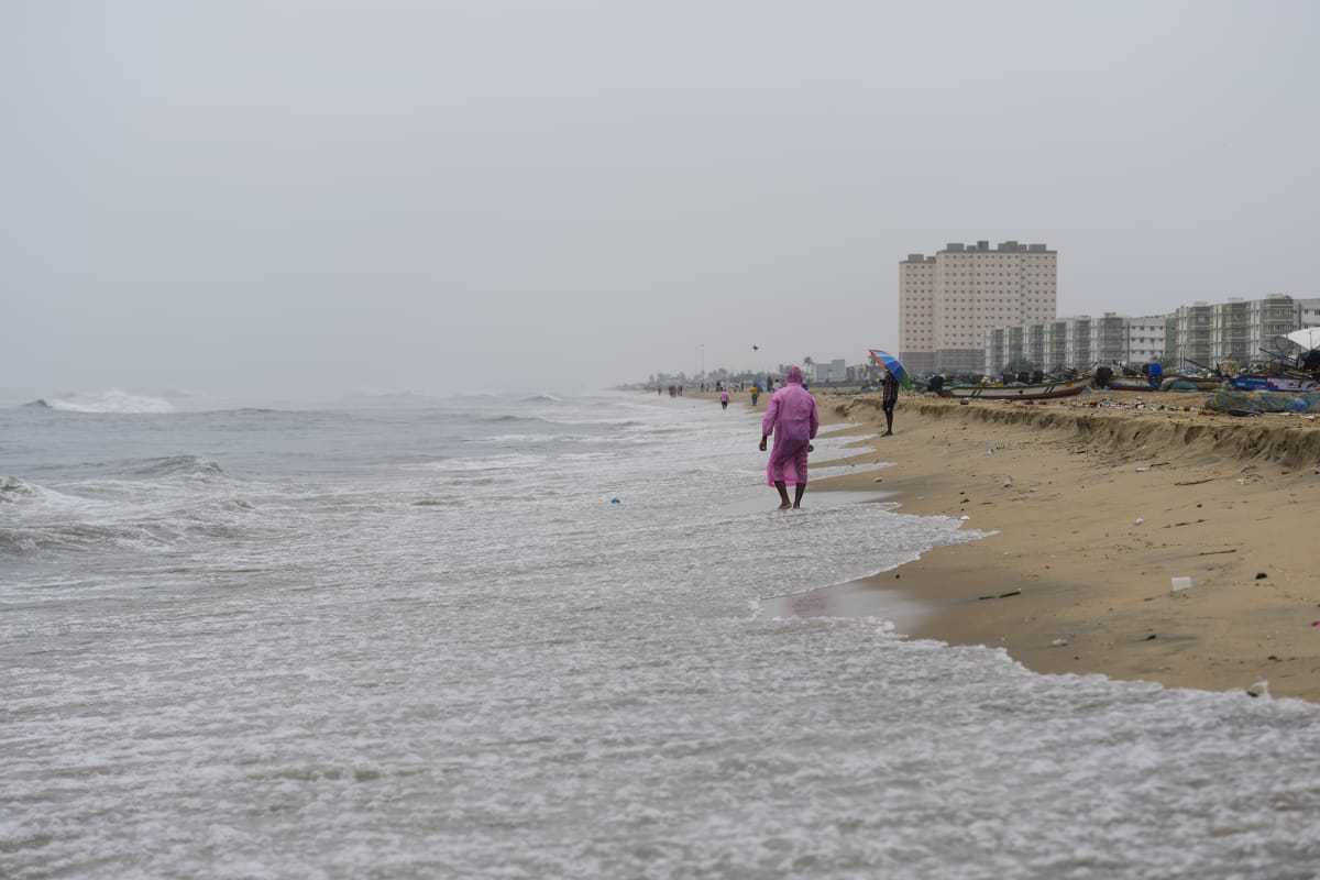 All 32 flights operating from Vizag Airport cancelled due to Cyclone 'Montha'