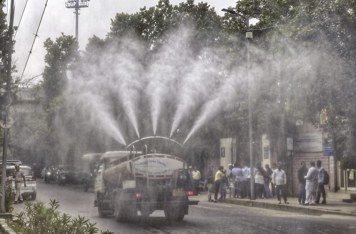 Delhi: Ban on entry of commercial goods vehicles below BS-IV norms kicks in
