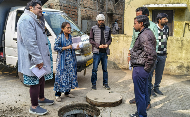 Indore collector draws flak for visiting RSS office; Cong calls him ‘BJP worker’