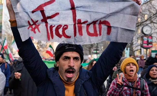 India asks its nationals in Iran to leave by available means