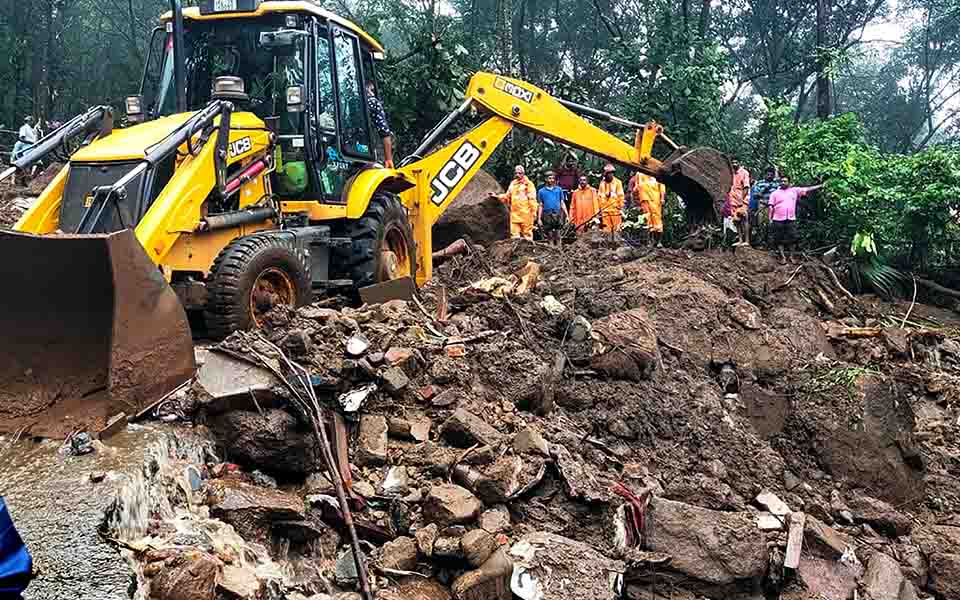 5 of family dead following landslide in Kerala