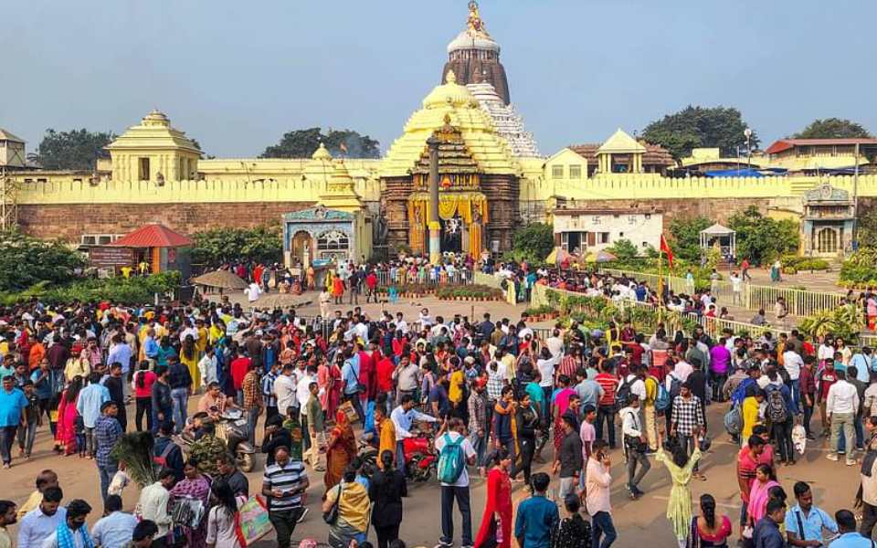 Shorts, ripped jeans, skirts not allowed in Puri's Jagannath temple as dress code comes into force