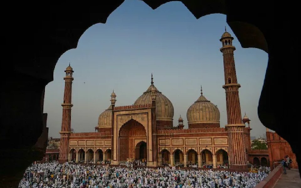 Delhi: Man held for making hoax call regarding bombs placed at Jama Masjid, Red Fort