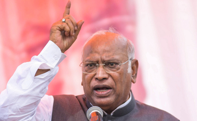 Kharge falls ill during poll rally in Jammu & Kashmir; Says will stay alive until PM Modi is ousted