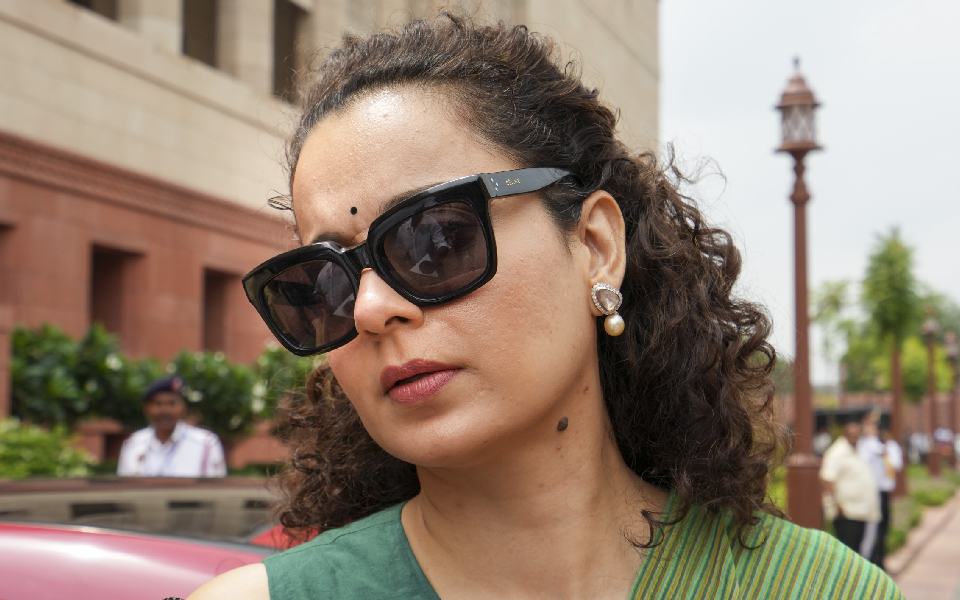 Court issues notice to Kangana Ranaut for her remark on Mahatma Gandhi, farmers